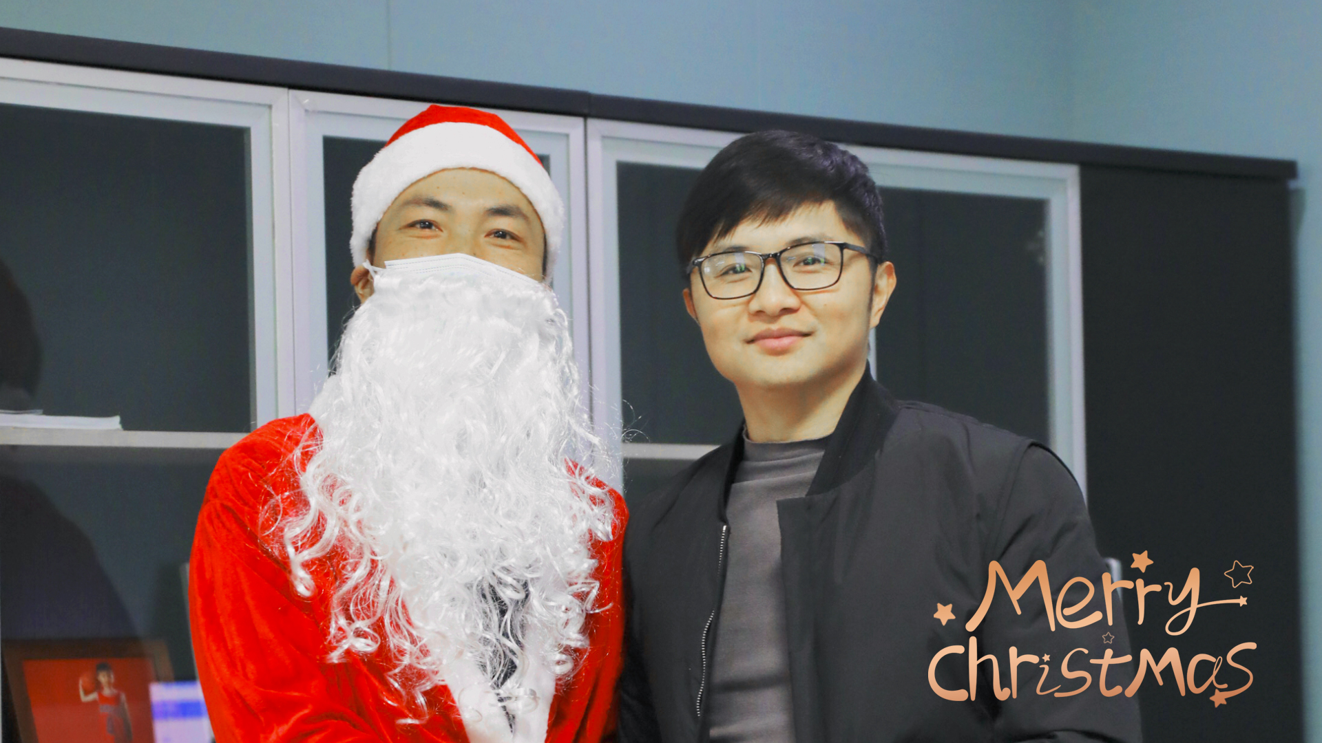 2021.12.24 Our Santa Claus is here to give out Christmas Eve benefits | PAIDU